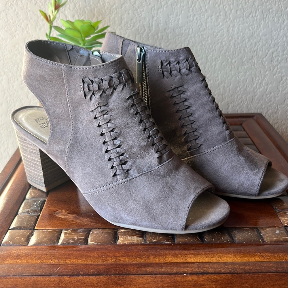 Sonoma ‘Honoraria’ taupe open toe bootie, size 7.5